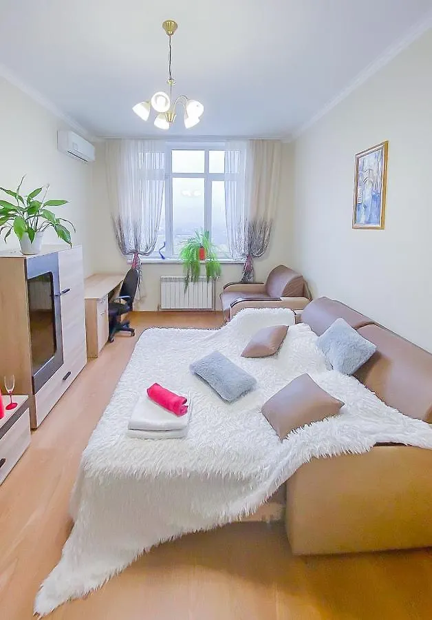 Rent Kiev Apartment 2 min metro Chernihivska