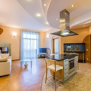  Апартаменты 3-room On Khreshchatyk. Building With Star